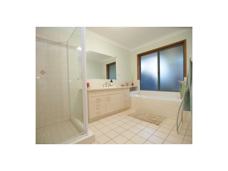 18 Neisler Court, Kawungan QLD 4655