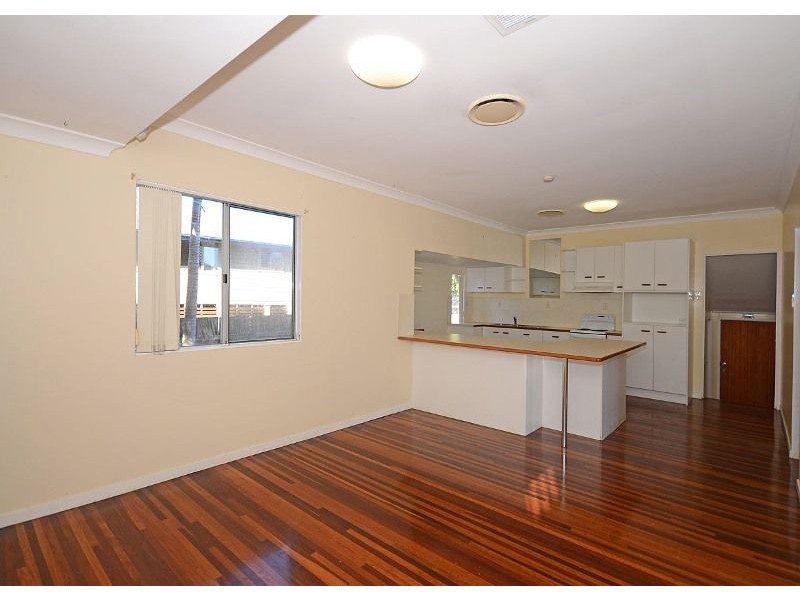 3 Elizabeth Street, Urangan QLD 4655