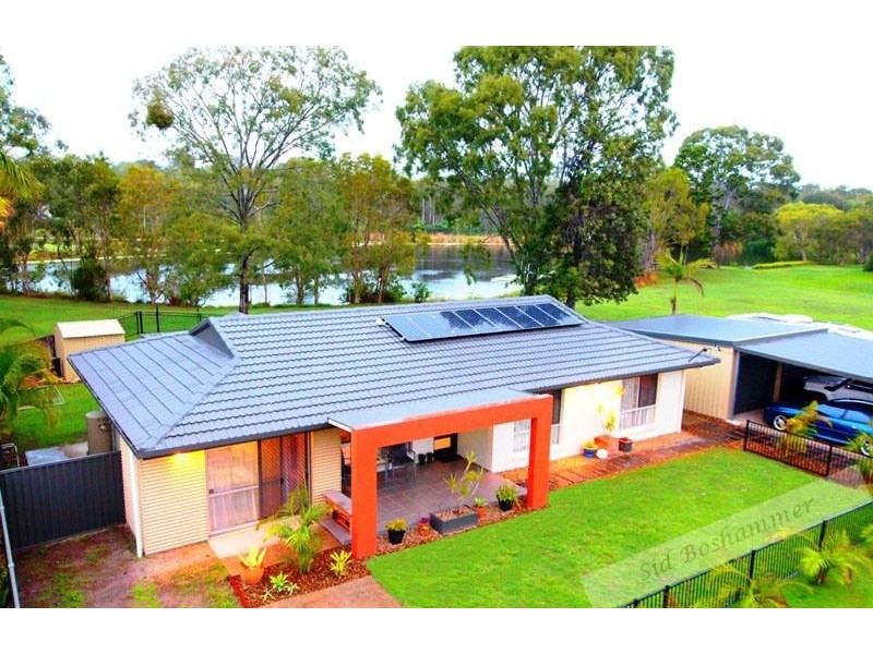 26 Richard Street, Urangan QLD 4655