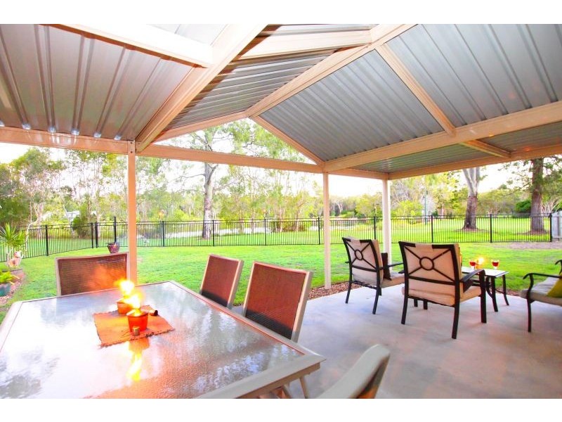 26 Richard Street, Urangan QLD 4655