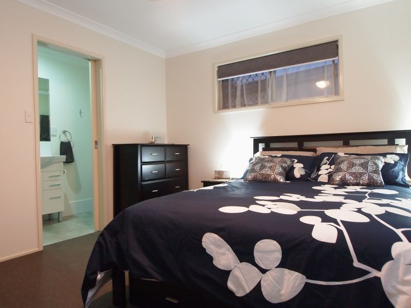26 Richard Street, Urangan QLD 4655