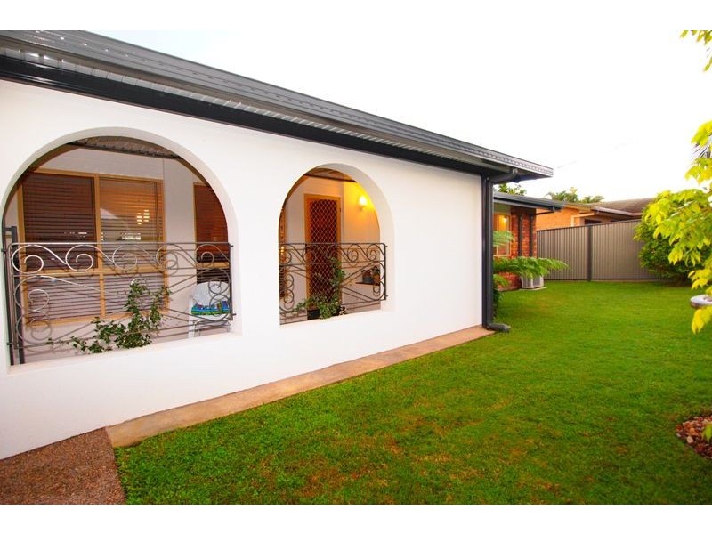 8 Bruce Street, Torquay QLD 4655