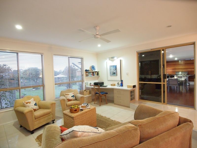 8 Bruce Street, Torquay QLD 4655