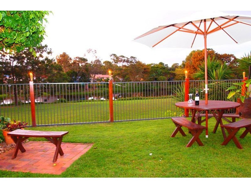 8 Bruce Street, Torquay QLD 4655