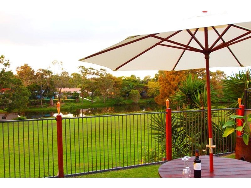 8 Bruce Street, Torquay QLD 4655
