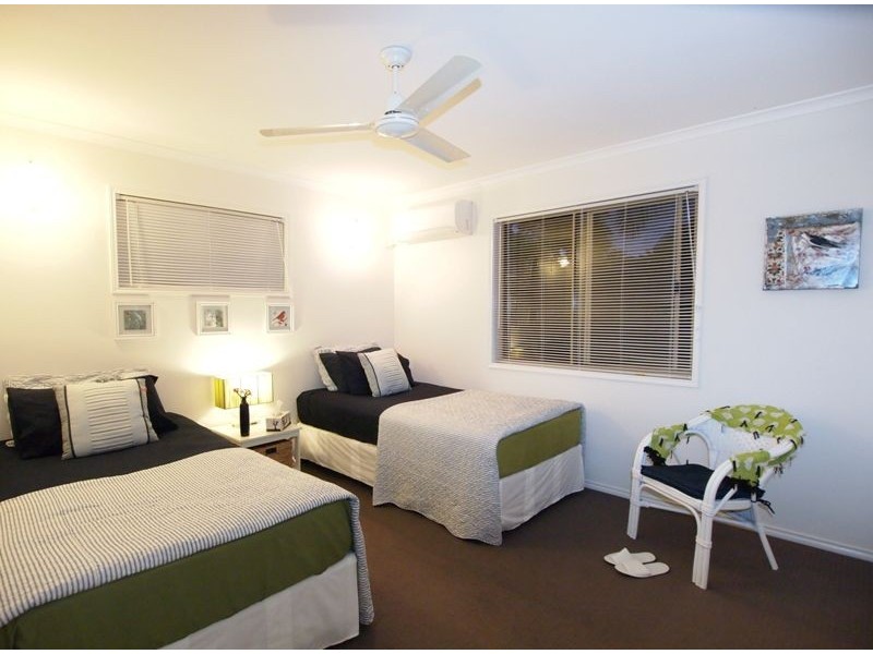 8 Bruce Street, Torquay QLD 4655