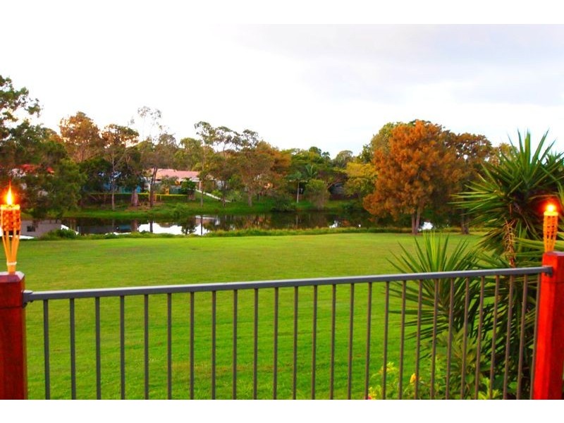 8 Bruce Street, Torquay QLD 4655