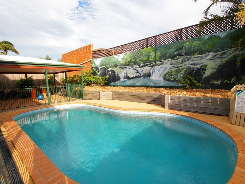 63 Hillcrest Avenue, Scarness QLD 4655