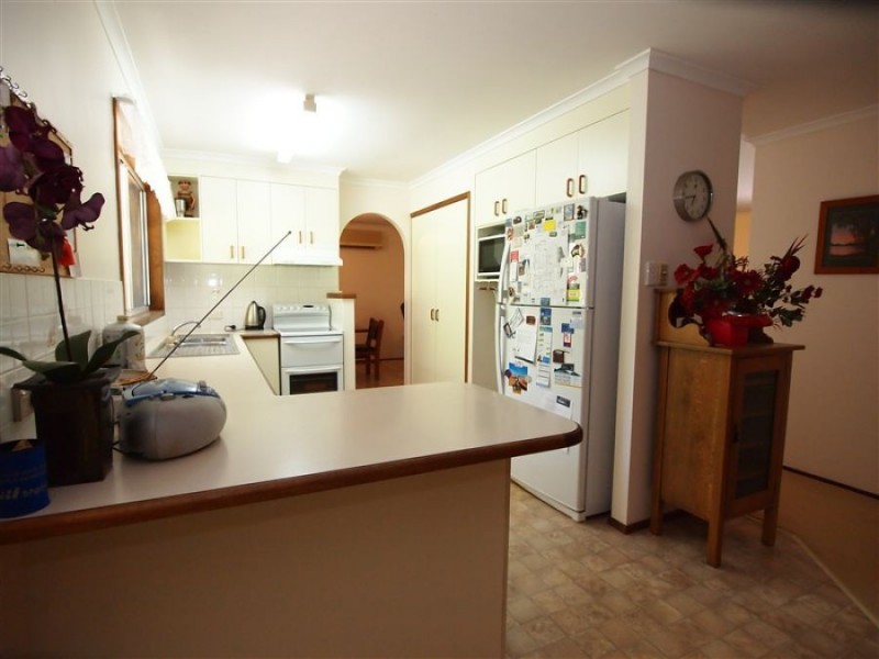 35 Kathleen Crescent, Wondunna QLD 4655