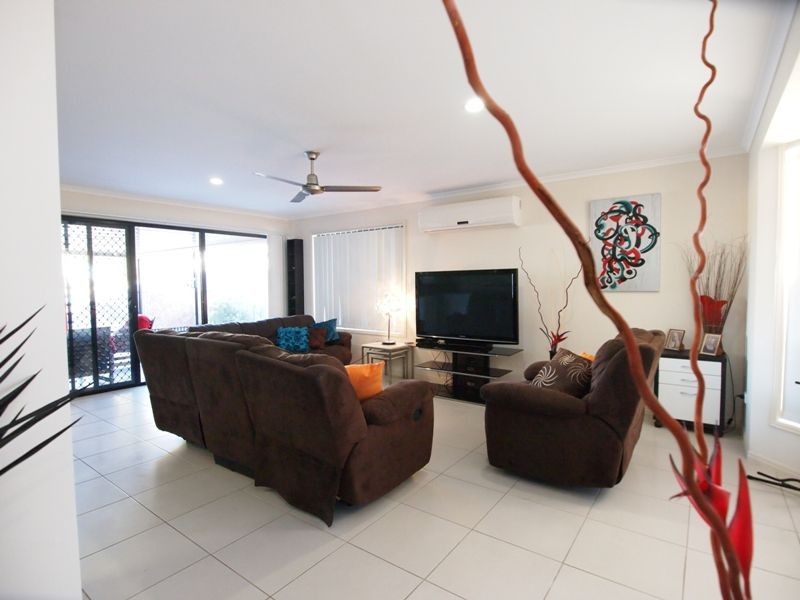 67 Endeavour Way, Eli Waters QLD 4655