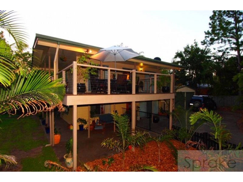 1 Kingfisher Pde, Toogoom QLD 4655