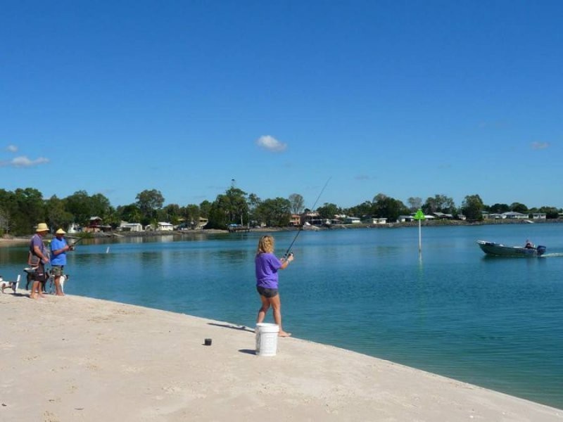 1 Kingfisher Pde, Toogoom QLD 4655