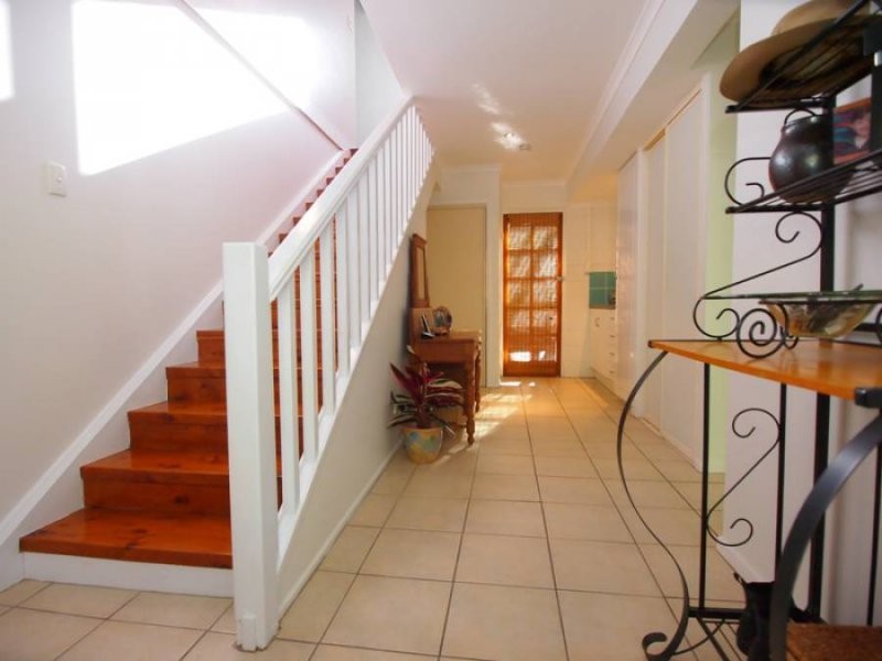1 Kingfisher Pde, Toogoom QLD 4655