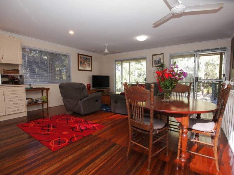 1 Kingfisher Pde, Toogoom QLD 4655