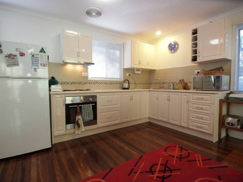 1 Kingfisher Pde, Toogoom QLD 4655