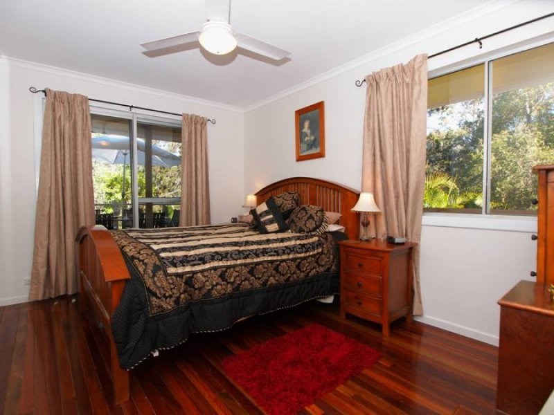 1 Kingfisher Pde, Toogoom QLD 4655