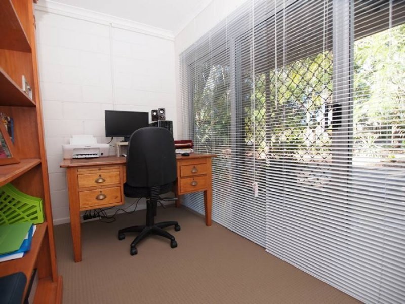 1 Kingfisher Pde, Toogoom QLD 4655
