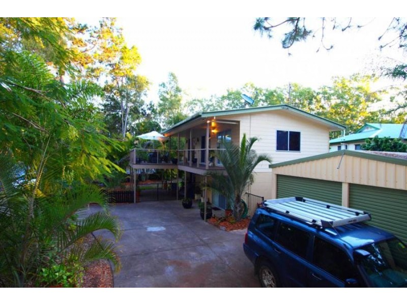 1 Kingfisher Pde, Toogoom QLD 4655