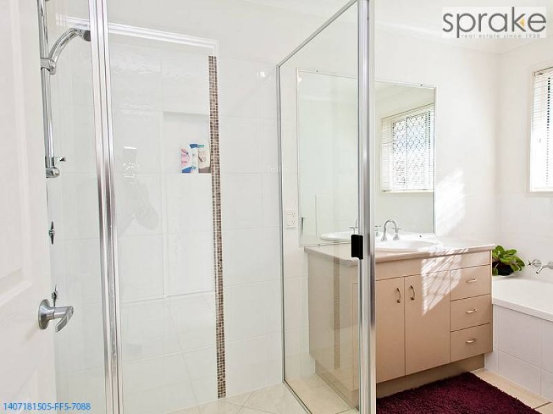 12 Bayley Court, Urraween QLD 4655