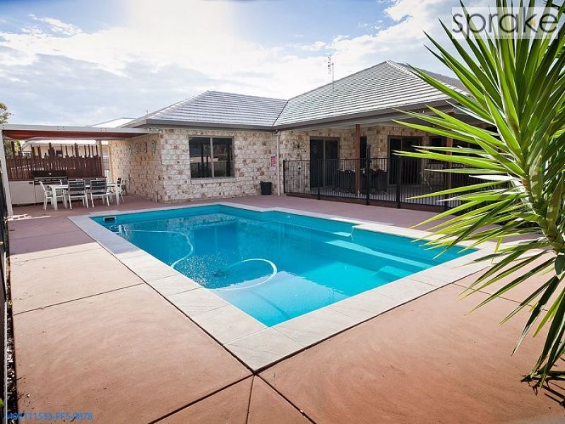 8 Inverness Crt, Wondunna QLD 4655