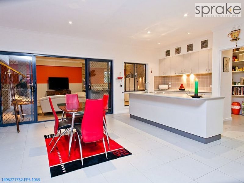 15 Amstal Avenue, Wondunna QLD 4655