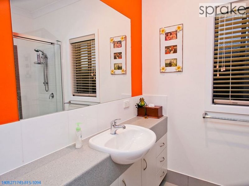 15 Amstal Avenue, Wondunna QLD 4655