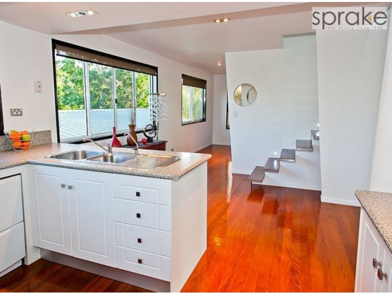 15 Waigani Avenue, Kawungan QLD 4655