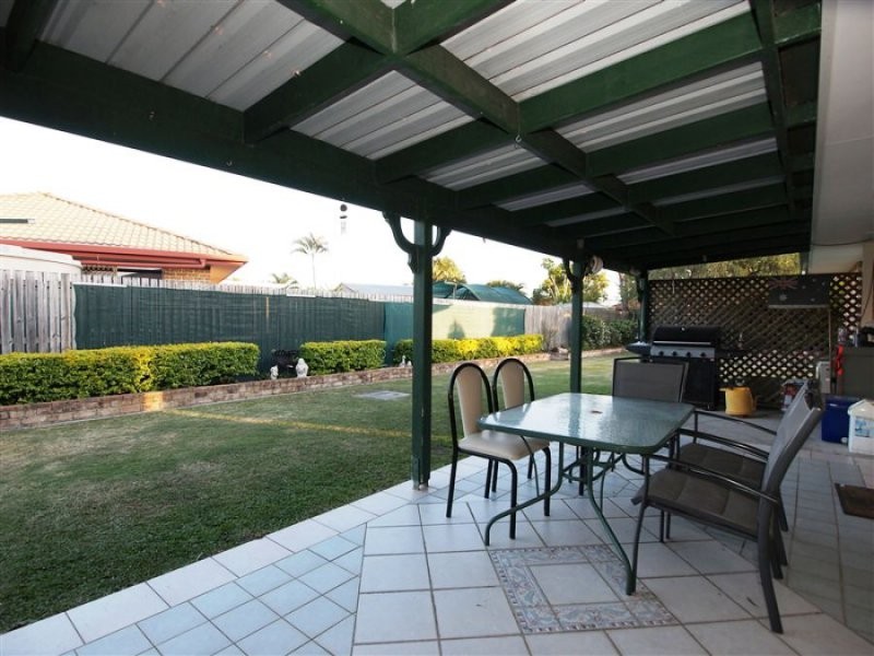 2 Kiwi Court, Point Vernon QLD 4655