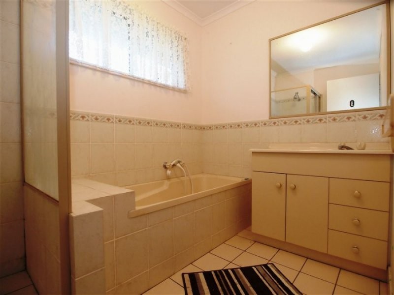 2 Kiwi Court, Point Vernon QLD 4655