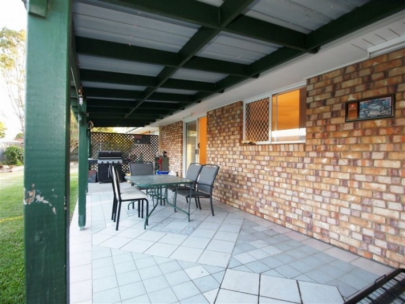 2 Kiwi Court, Point Vernon QLD 4655