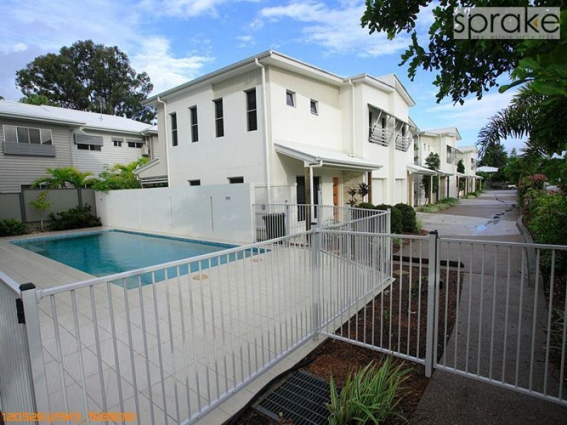 9/541 Esplanade, Urangan QLD 4655