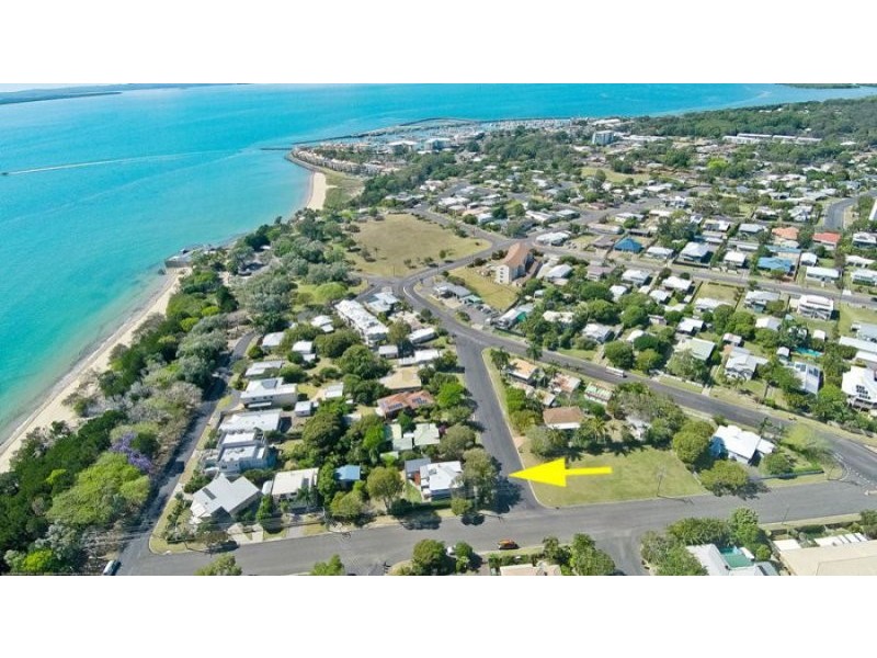 10 Guard Street, Urangan QLD 4655