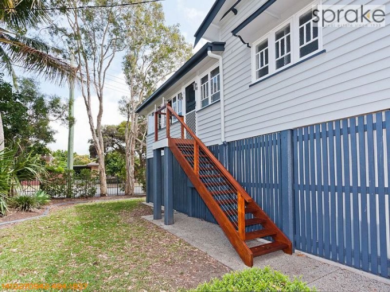 10 Guard Street, Urangan QLD 4655