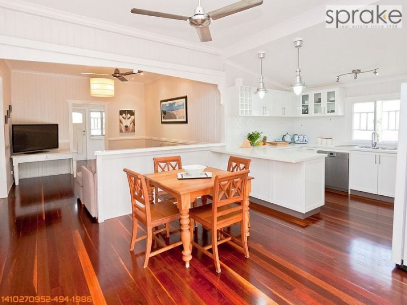 10 Guard Street, Urangan QLD 4655