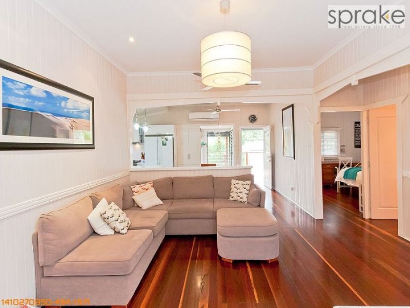 10 Guard Street, Urangan QLD 4655