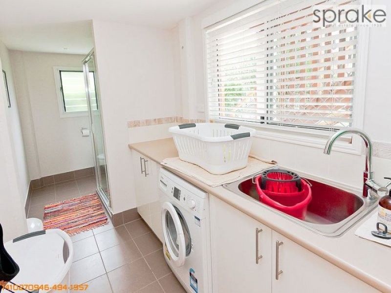 10 Guard Street, Urangan QLD 4655