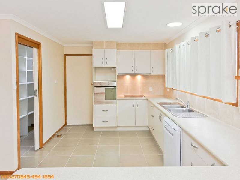 595 Esplanade, Urangan QLD 4655