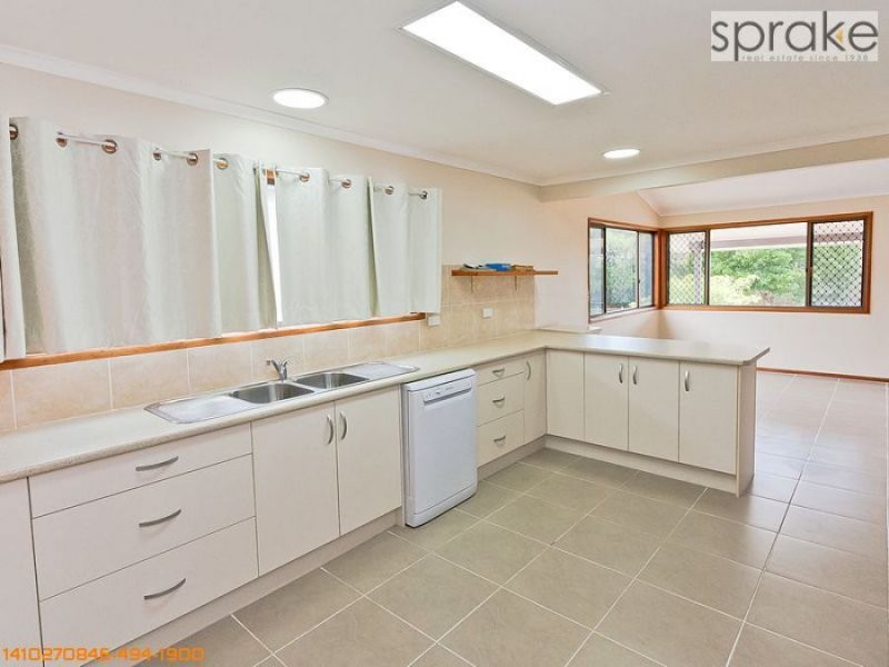 595 Esplanade, Urangan QLD 4655