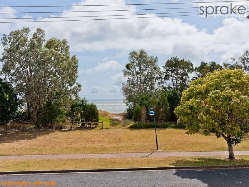 595 Esplanade, Urangan QLD 4655