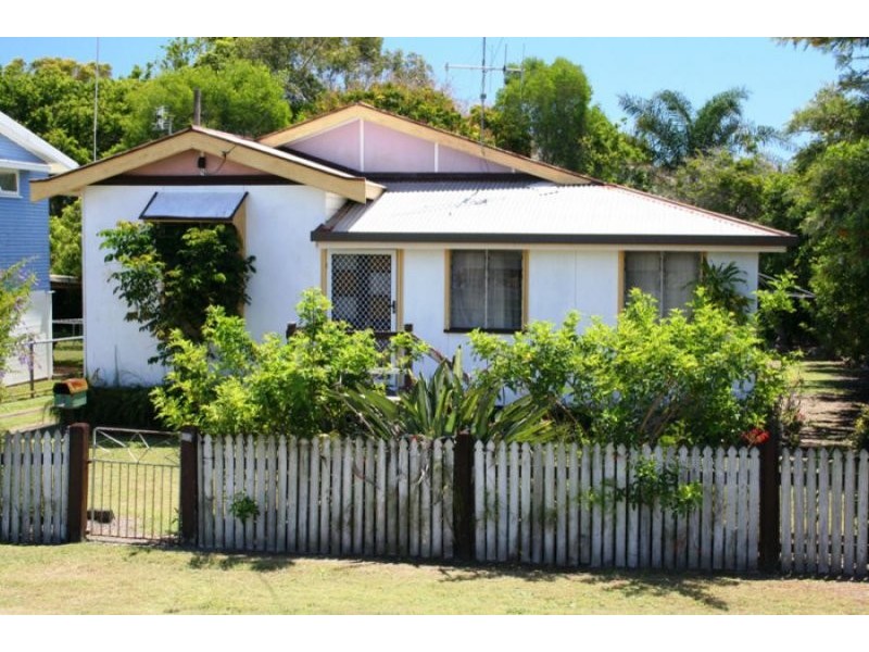7 Mary Street, Scarness QLD 4655