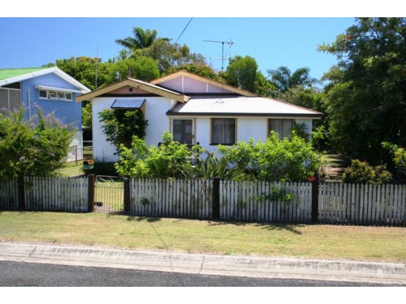 7 Mary Street, Scarness QLD 4655
