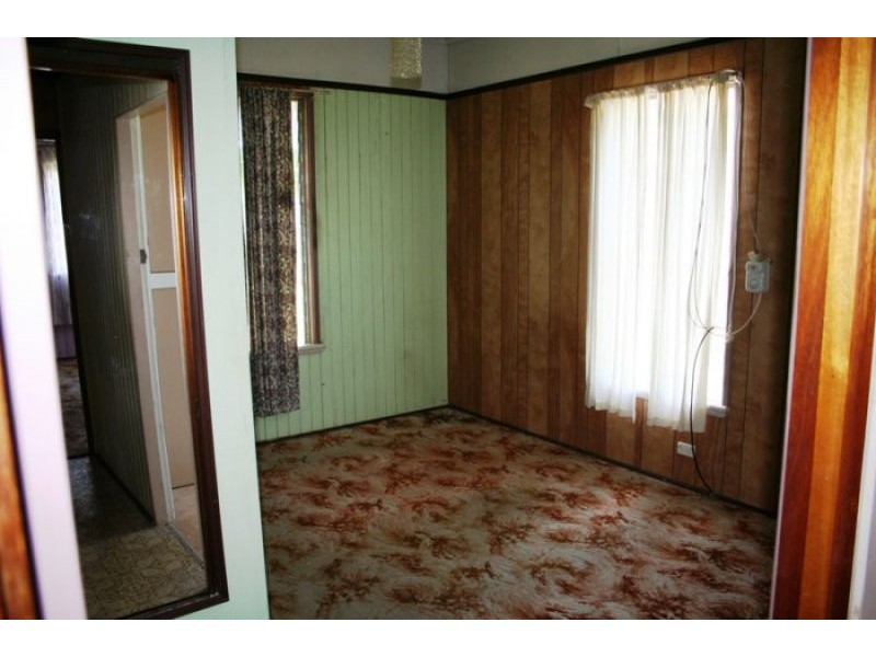 7 Mary Street, Scarness QLD 4655