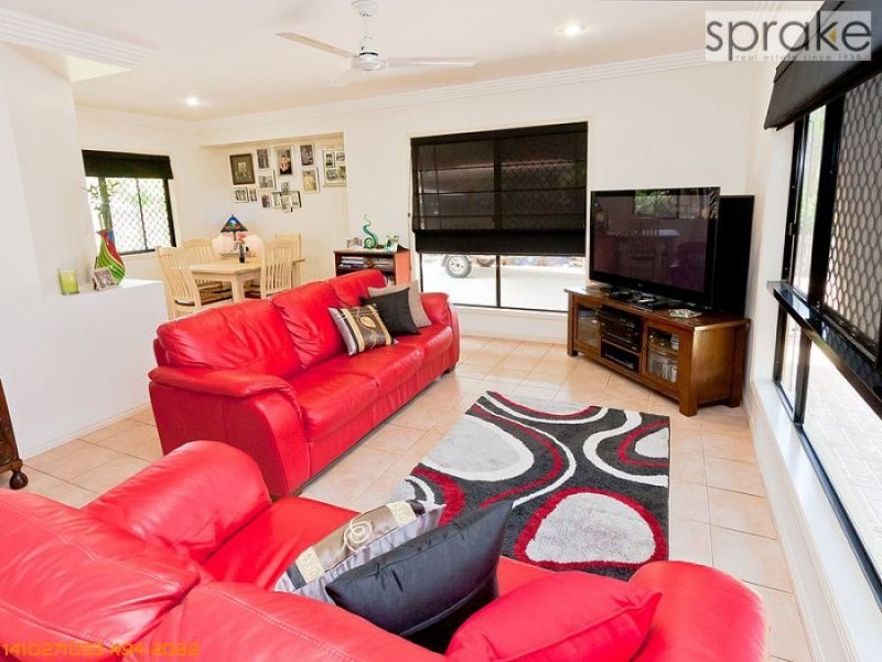 5 Florida Court, Torquay QLD 4655
