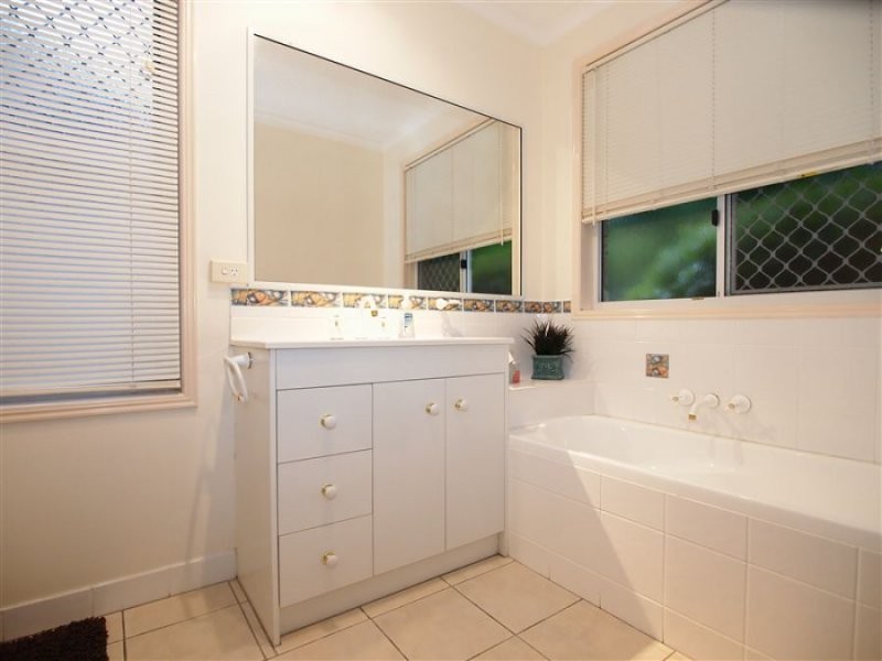 2/36 Truro Street, Torquay QLD 4655