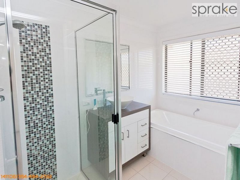 17 Bay Breeze Close, Wondunna QLD 4655