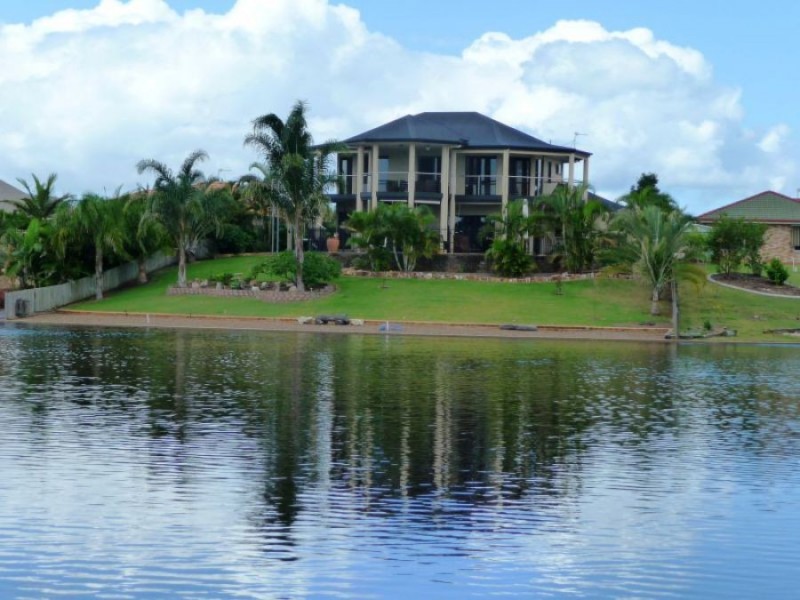 18 Bushlark Avenue, Eli Waters QLD 4655