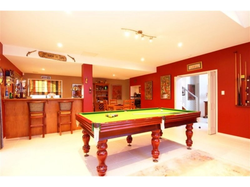 18 Bushlark Avenue, Eli Waters QLD 4655