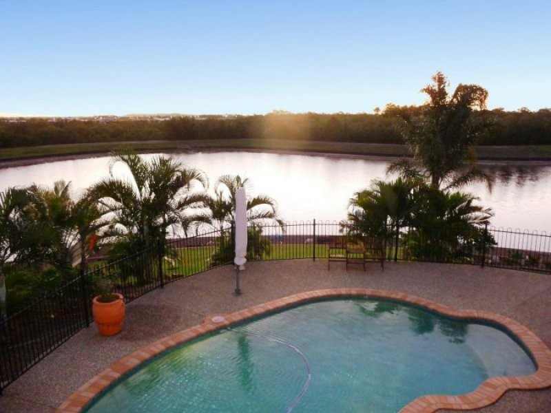18 Bushlark Avenue, Eli Waters QLD 4655
