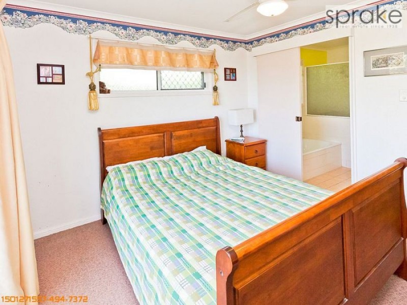 78 Hammond Street, Urangan QLD 4655