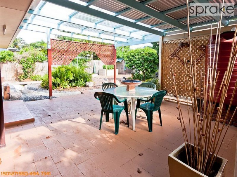78 Hammond Street, Urangan QLD 4655